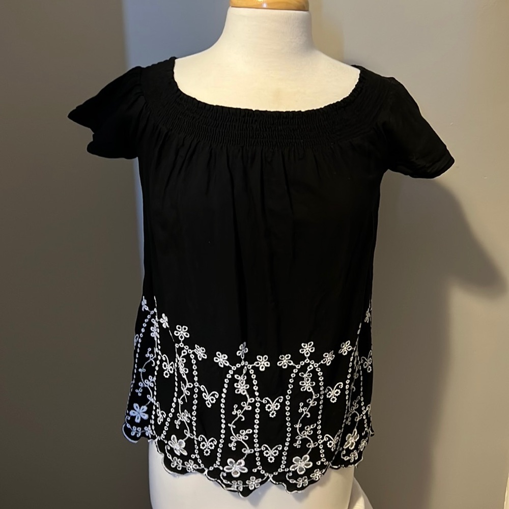 Can be worn a couple different ways!